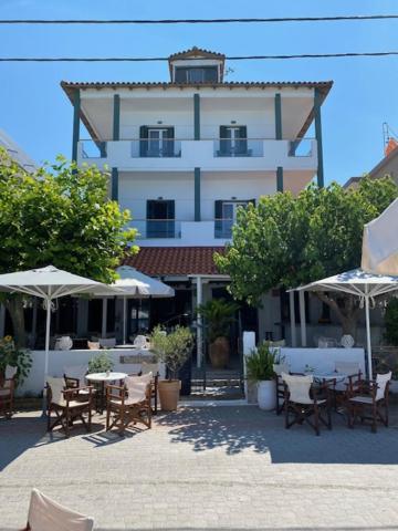 Xenios Hotel Pefkochori Bagian luar foto