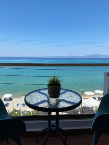 Xenios Hotel Pefkochori Bagian luar foto