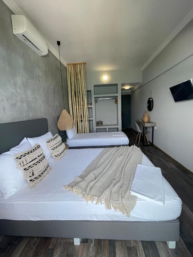 Xenios Hotel Pefkochori Bagian luar foto