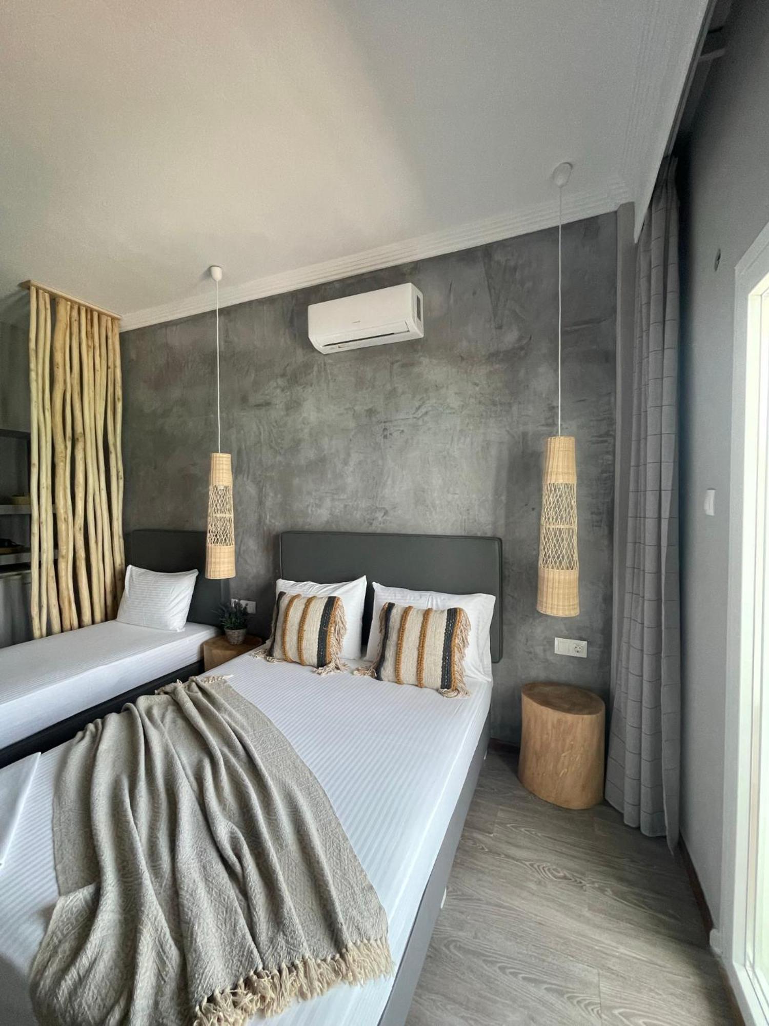 Xenios Hotel Pefkochori Bagian luar foto