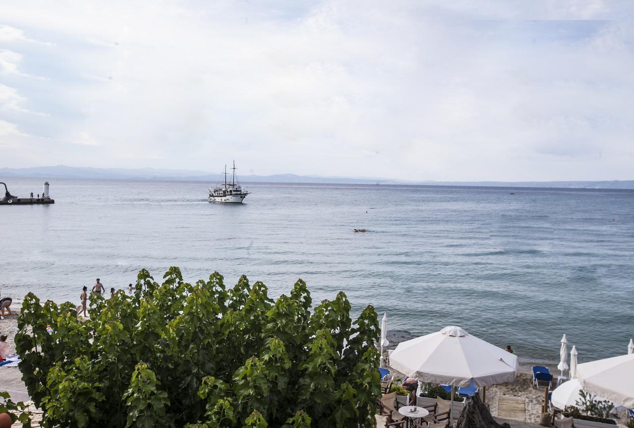 Xenios Hotel Pefkochori Bagian luar foto